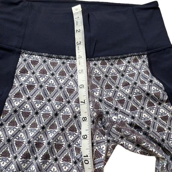 Athleta Mantra Print Leggings Cropped Navy White Print XS - Picture 3 of 10